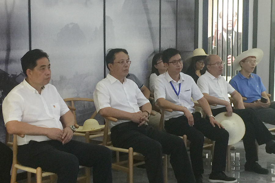 F:\2015-2018年OA文件 电视机媒体播放图设计\2018-OA文件 电视机媒体播放图设计\2018.07.31-中央党校副校长王东京调查调研北京资源尊龙官方官网集团\04.JPG